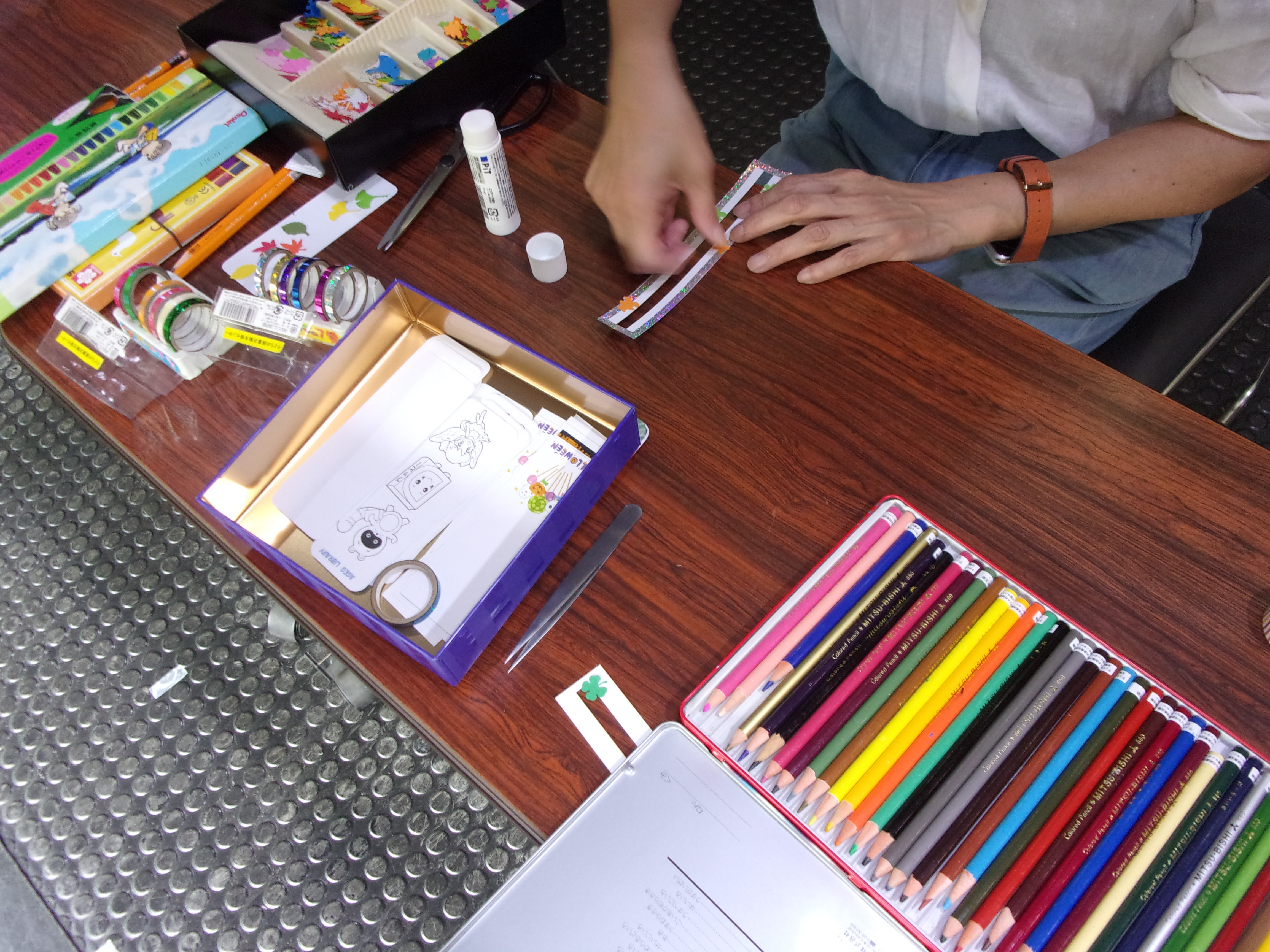 リーディングトラッカー、しおり作成様子