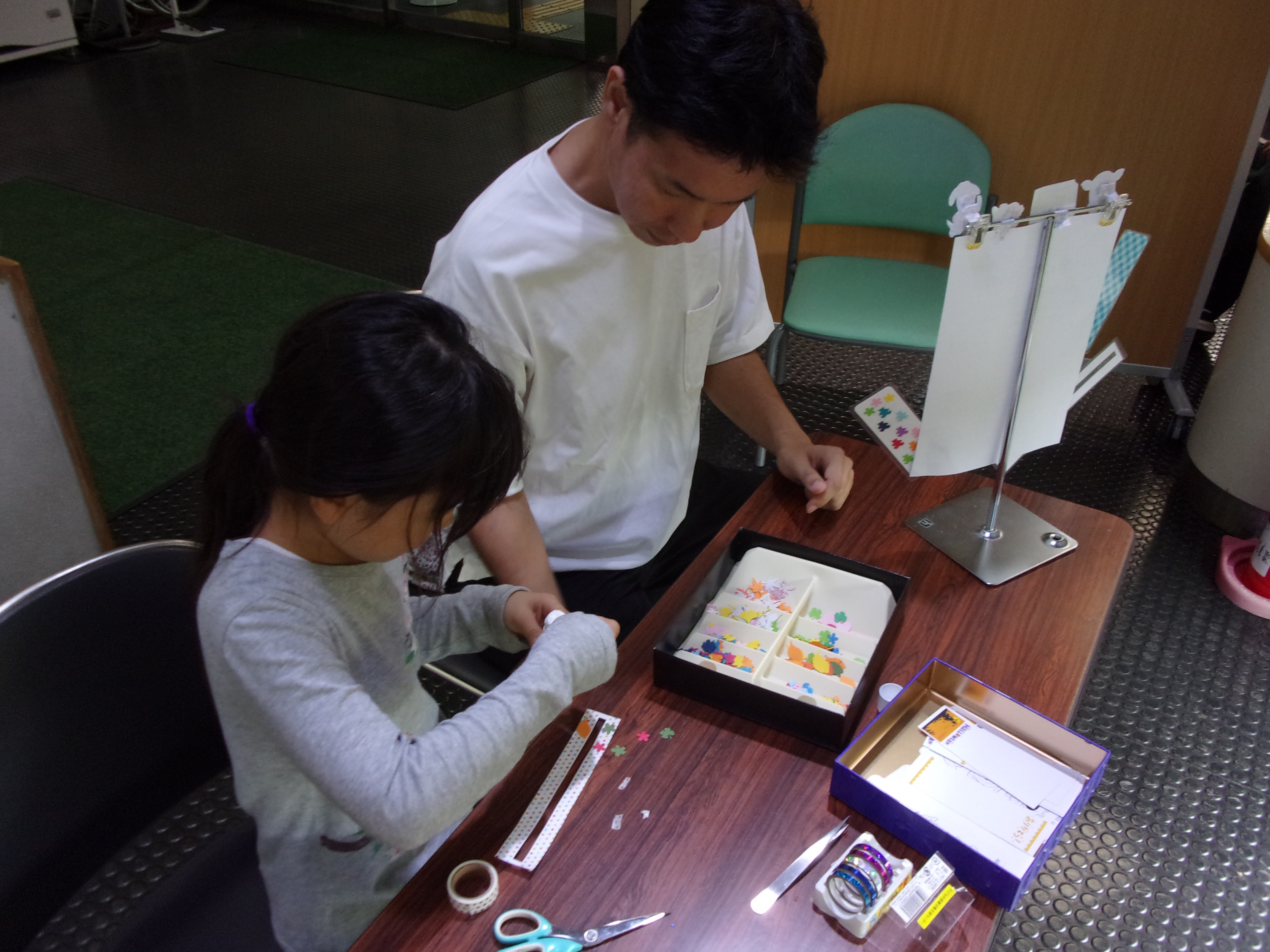 リーディングトラッカー、しおり作成様子