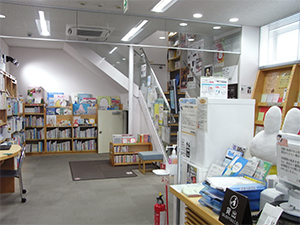 上尾駅前分館　内部
