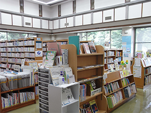 原市公民館図書室　本棚