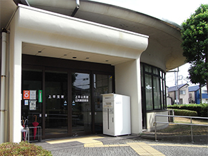 上平公民館図書室　入口