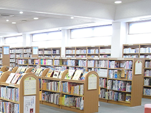 大石分館　本棚