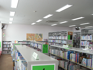 たちばな分館　本棚